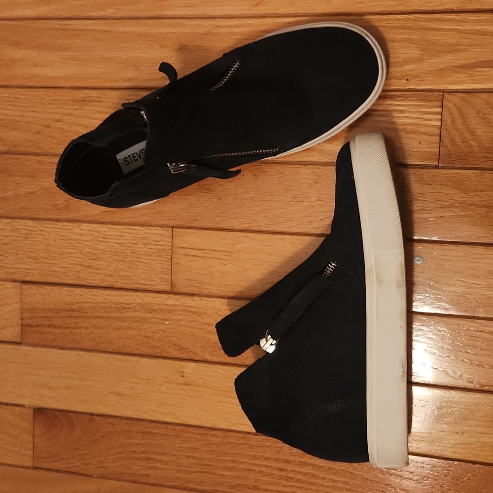 Steve madden sneakers navy size 7.5